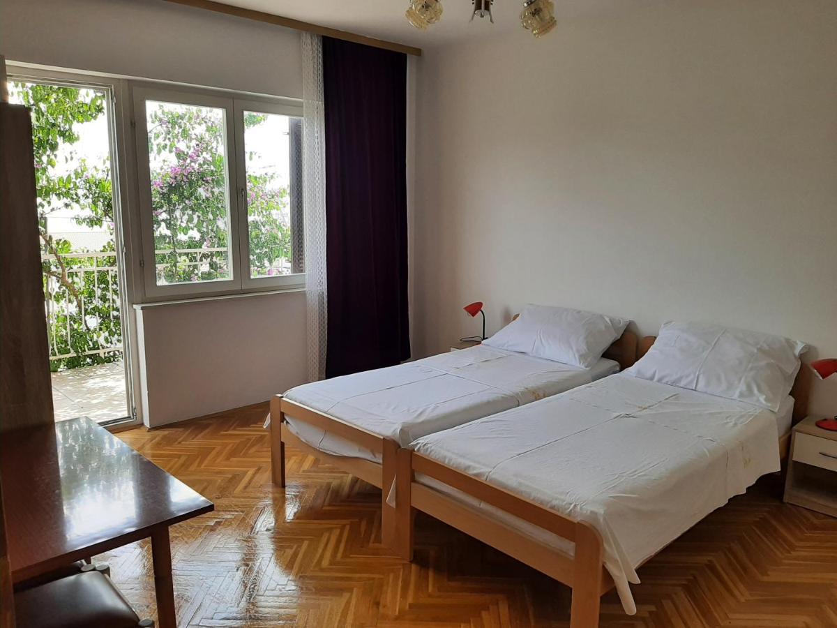 Apartments Tina Оміш Екстер'єр фото
