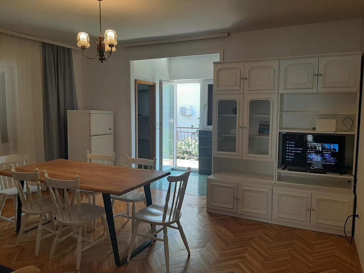 Apartments Tina Оміш Екстер'єр фото