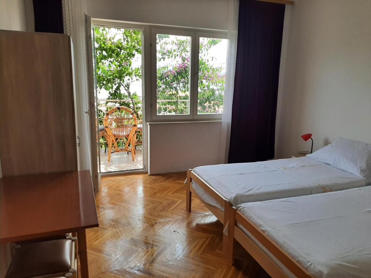 Apartments Tina Оміш Екстер'єр фото