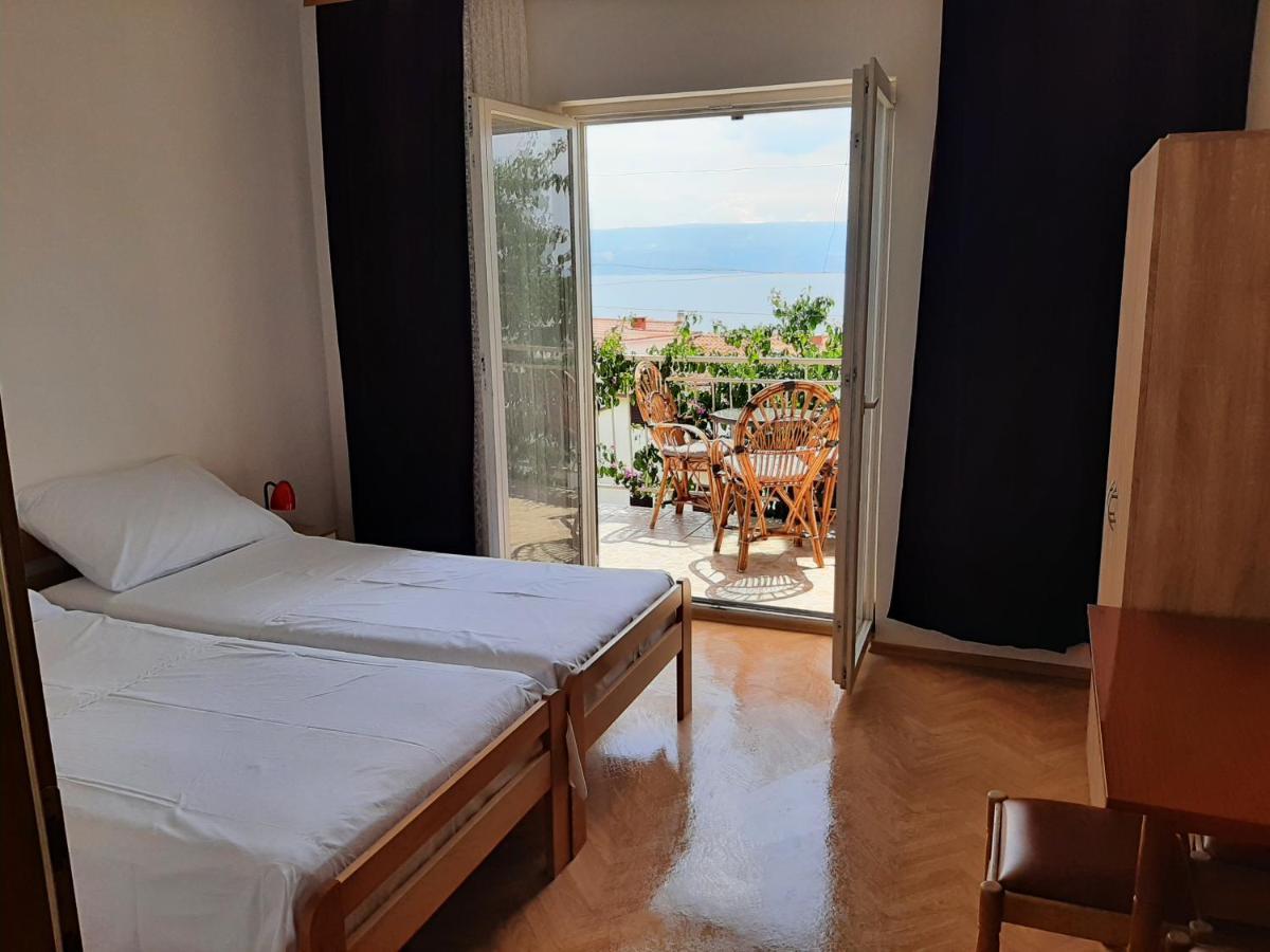 Apartments Tina Оміш Екстер'єр фото