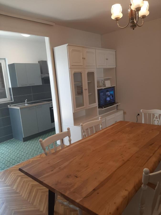 Apartments Tina Оміш Екстер'єр фото